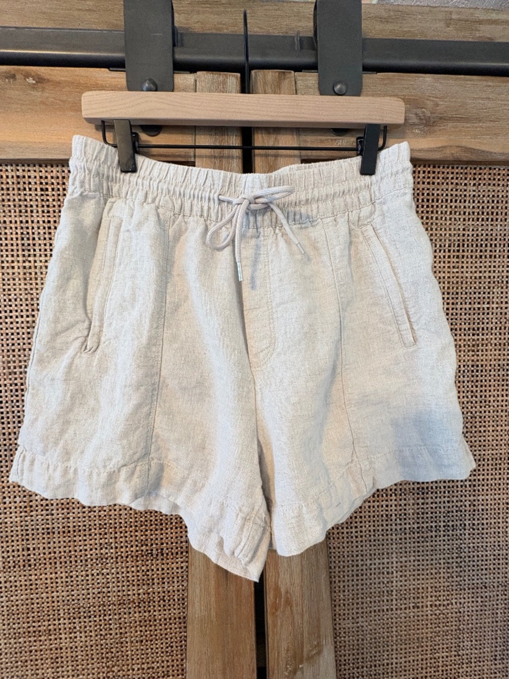Athleta Retreat Linen 4" short